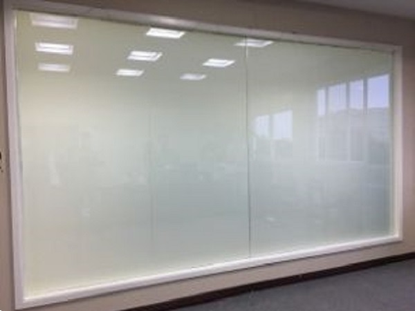 Low voltage PDLC switchable self-adhesive smart glass film with remote control