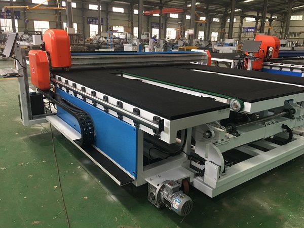 Auto glass cutting production line